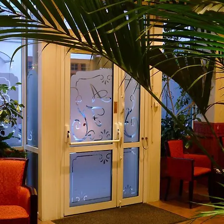 Le Pigalle Hotel