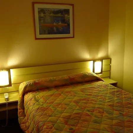 Hotel Le Pigalle Paris