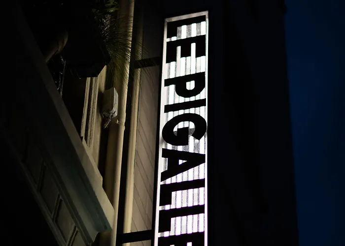 Hotel Le Pigalle, A Member Of Design Parigi